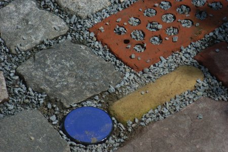 Ausschnitt Pflasterfläche, verschiedes Material
